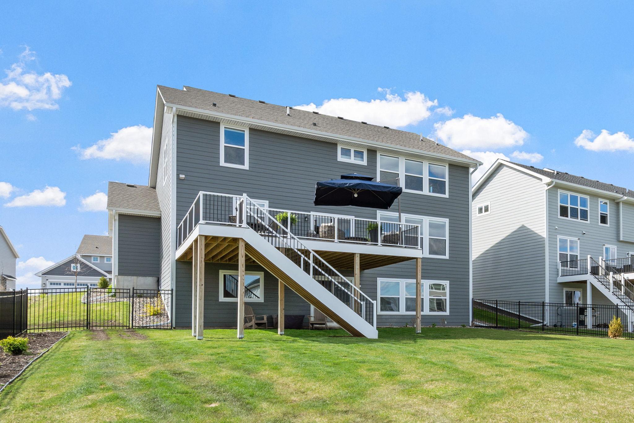 25x18 maintenance free deck with stairs