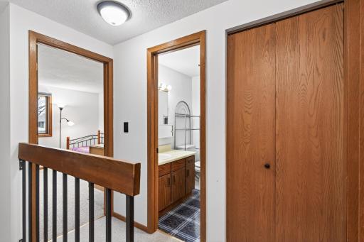 852 Woodgate Drive, 216, Vadnais Heights, MN 55127