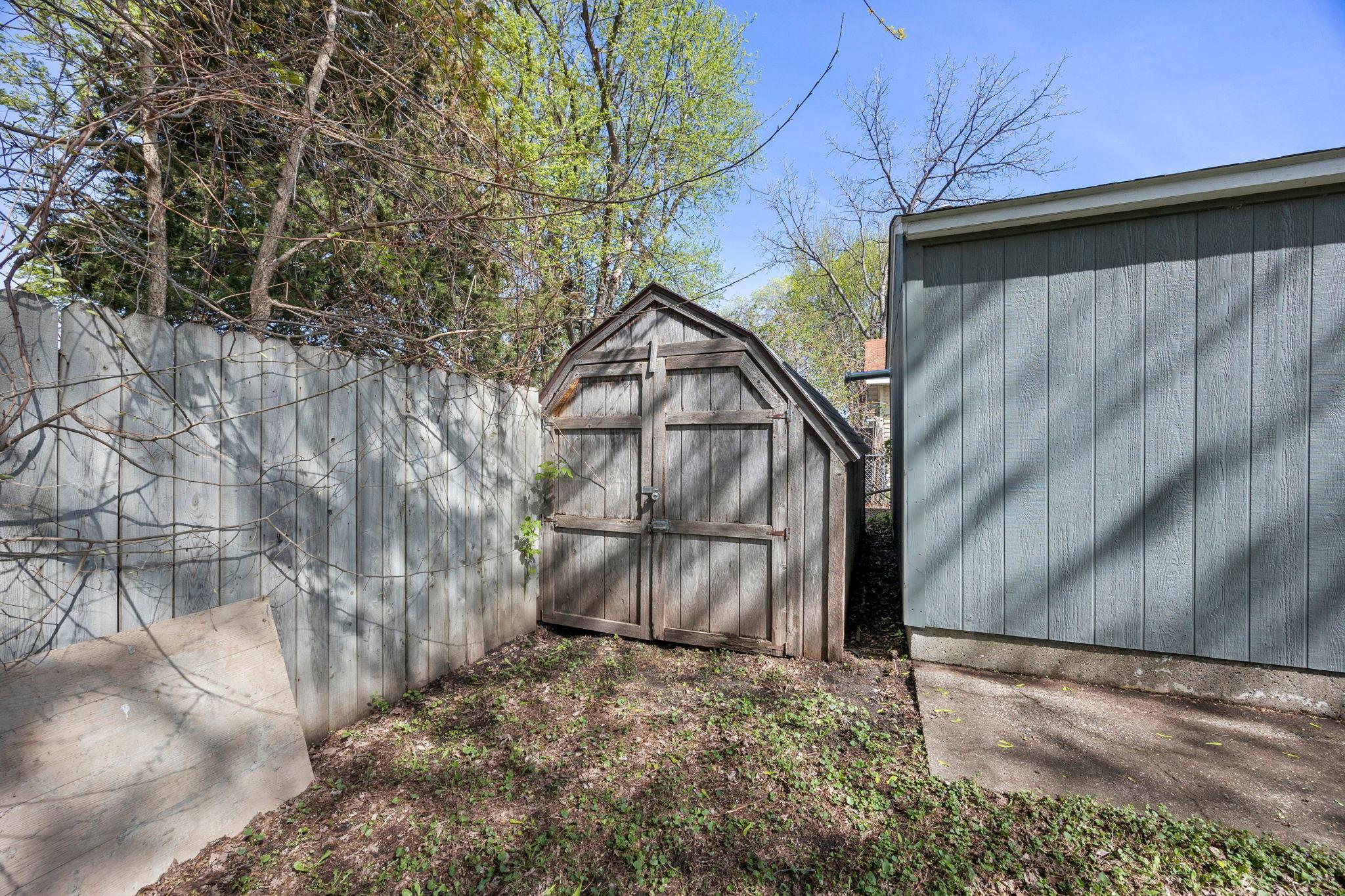41-web-or-mls-8120 Wentworth Ave S-172.jpg