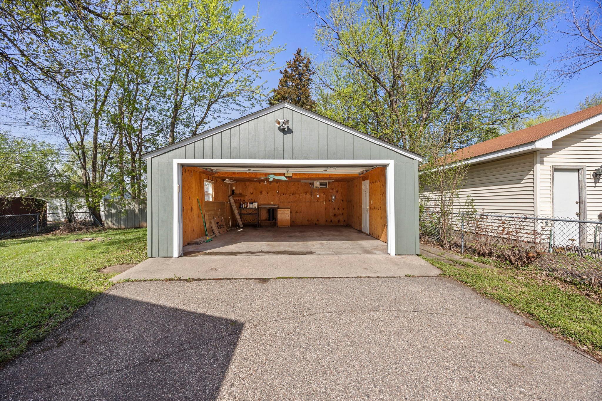 44-web-or-mls-8120 Wentworth Ave S-146.jpg