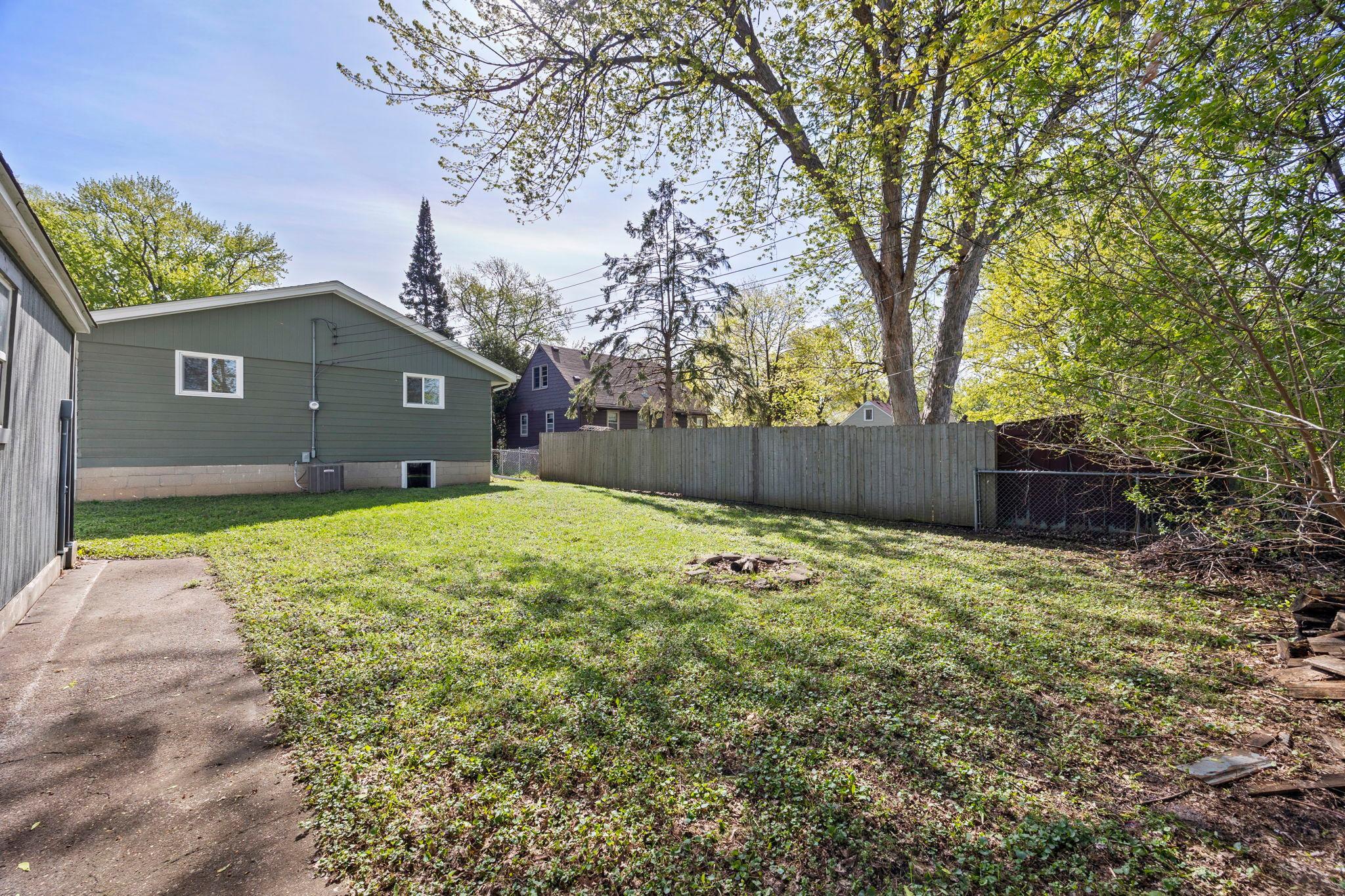 40-web-or-mls-8120 Wentworth Ave S-176.jpg
