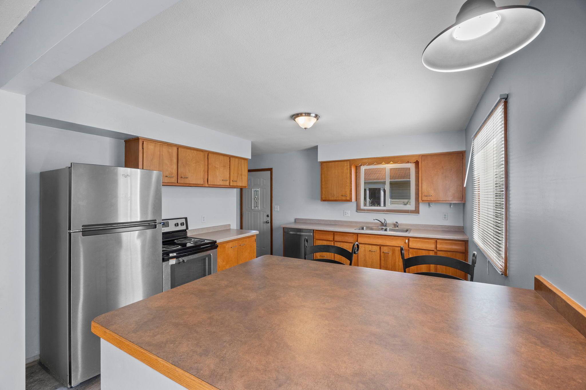 18-web-or-mls-8120 Wentworth Ave S-46.jpg