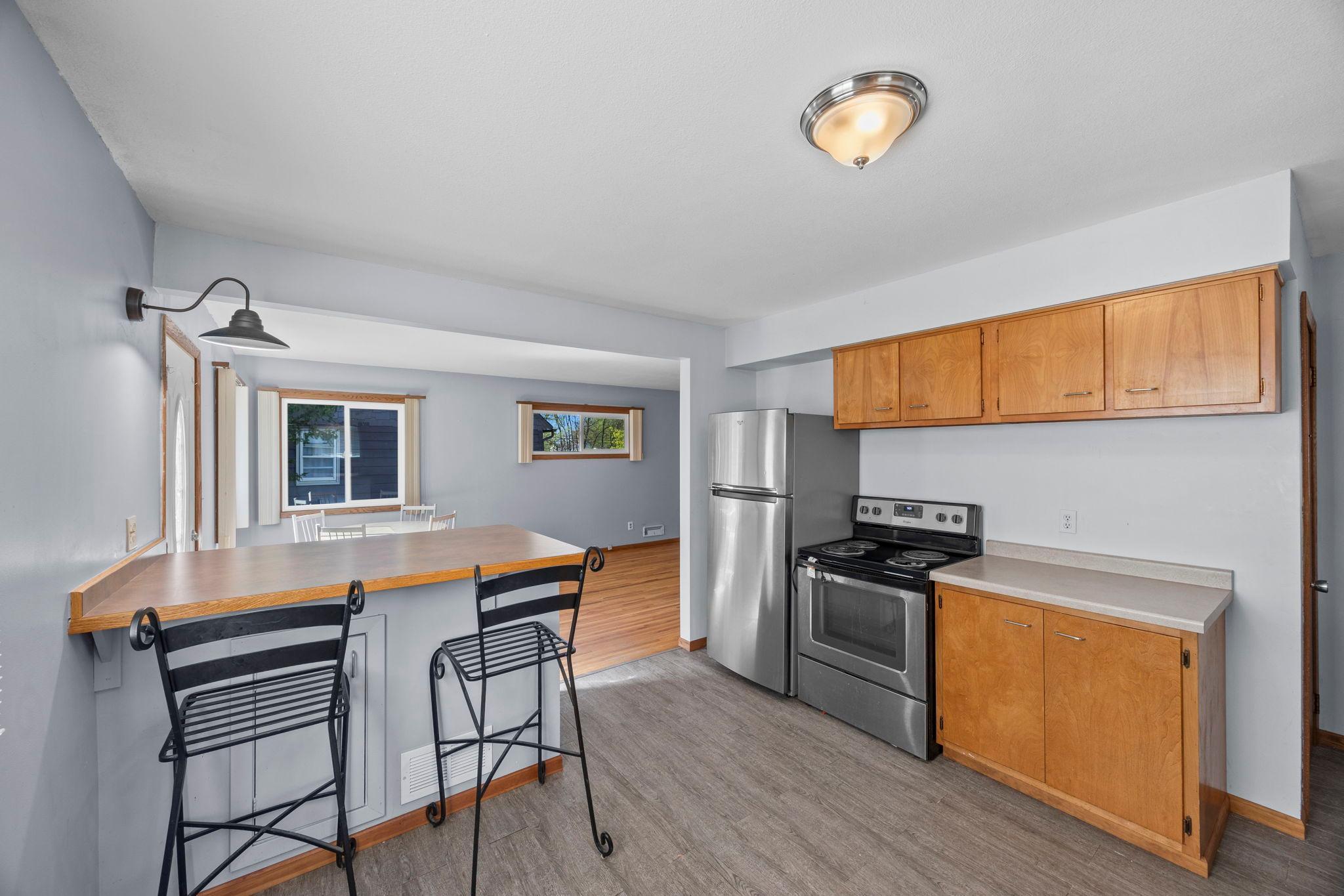 16-web-or-mls-8120 Wentworth Ave S-36.jpg