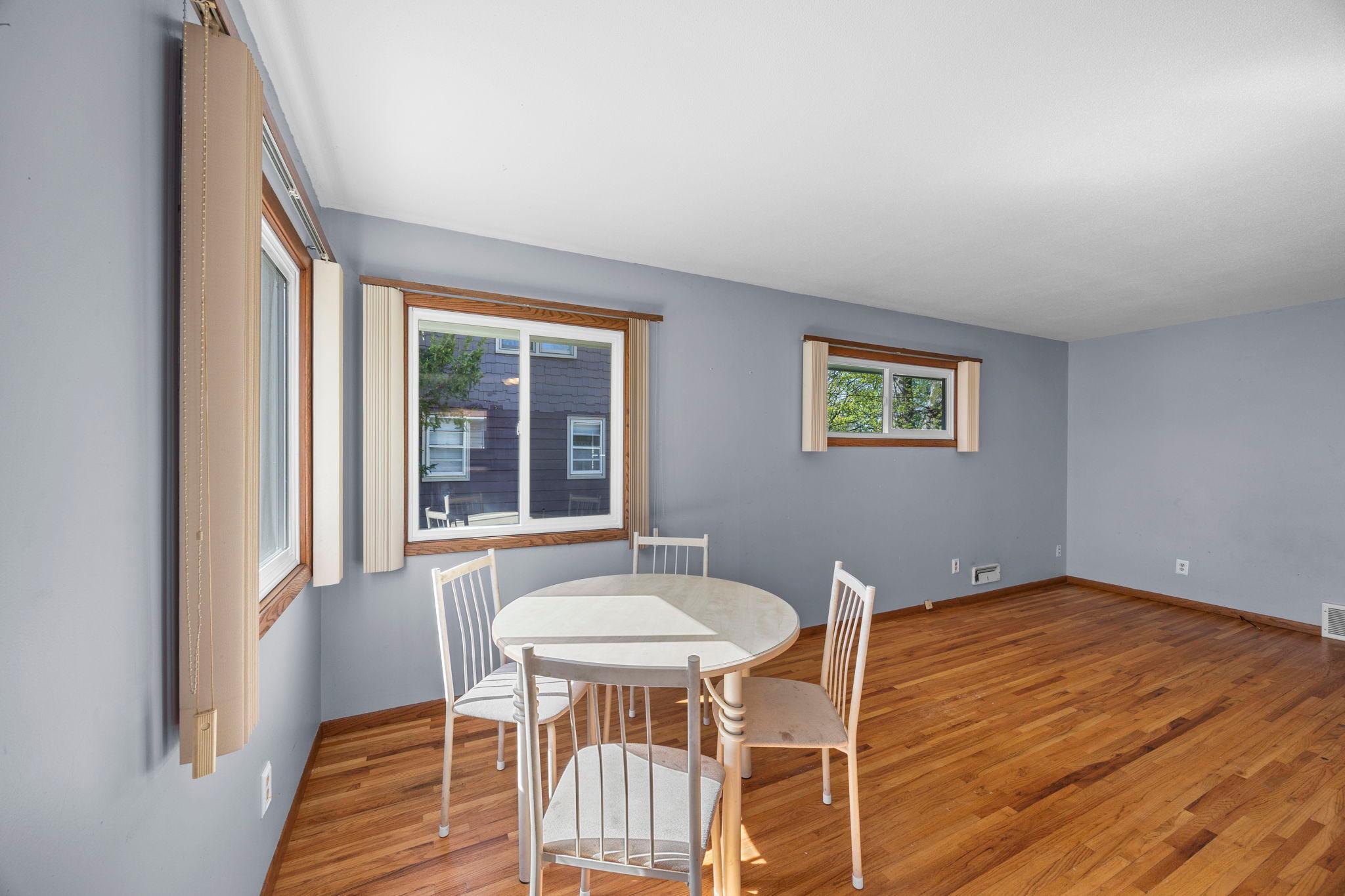 12-web-or-mls-8120 Wentworth Ave S-1.jpg