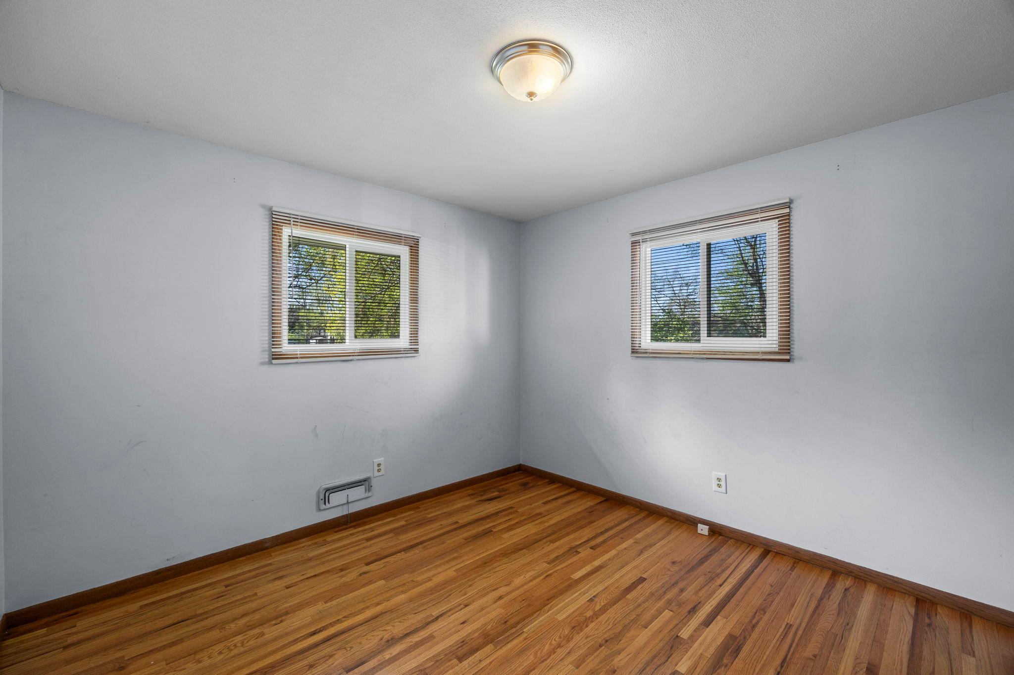 23-web-or-mls-8120 Wentworth Ave S-71.jpg