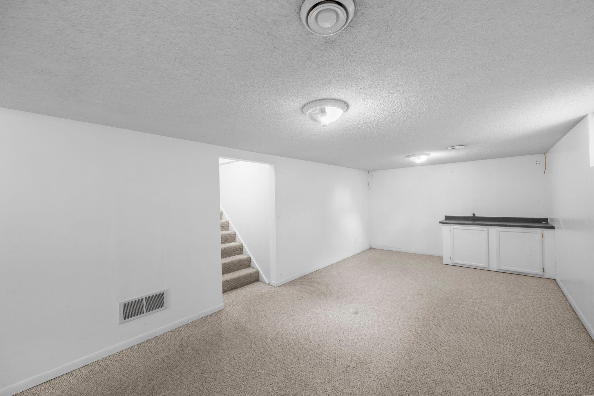 31-web-or-mls-8120 Wentworth Ave S-111.jpg
