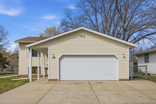 1109 9th Street N, Moorhead, MN 56560