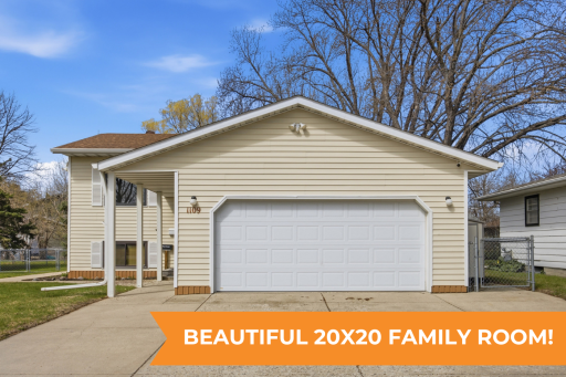 1109 9th Street N, Moorhead, MN 56560