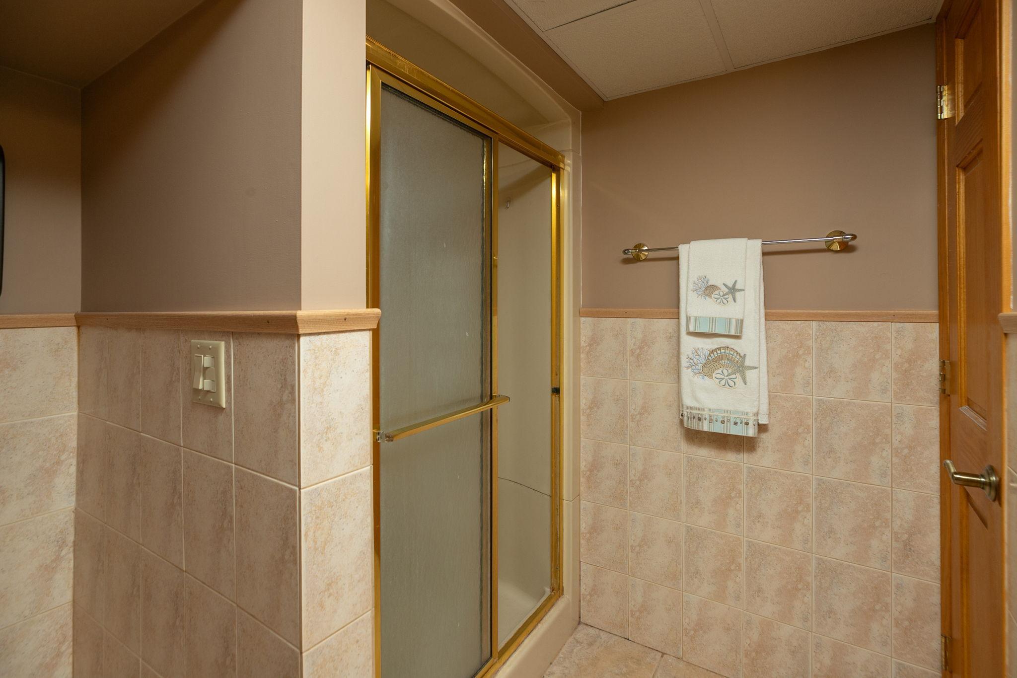 26-web-or-mls-26-Bathroom.jpg