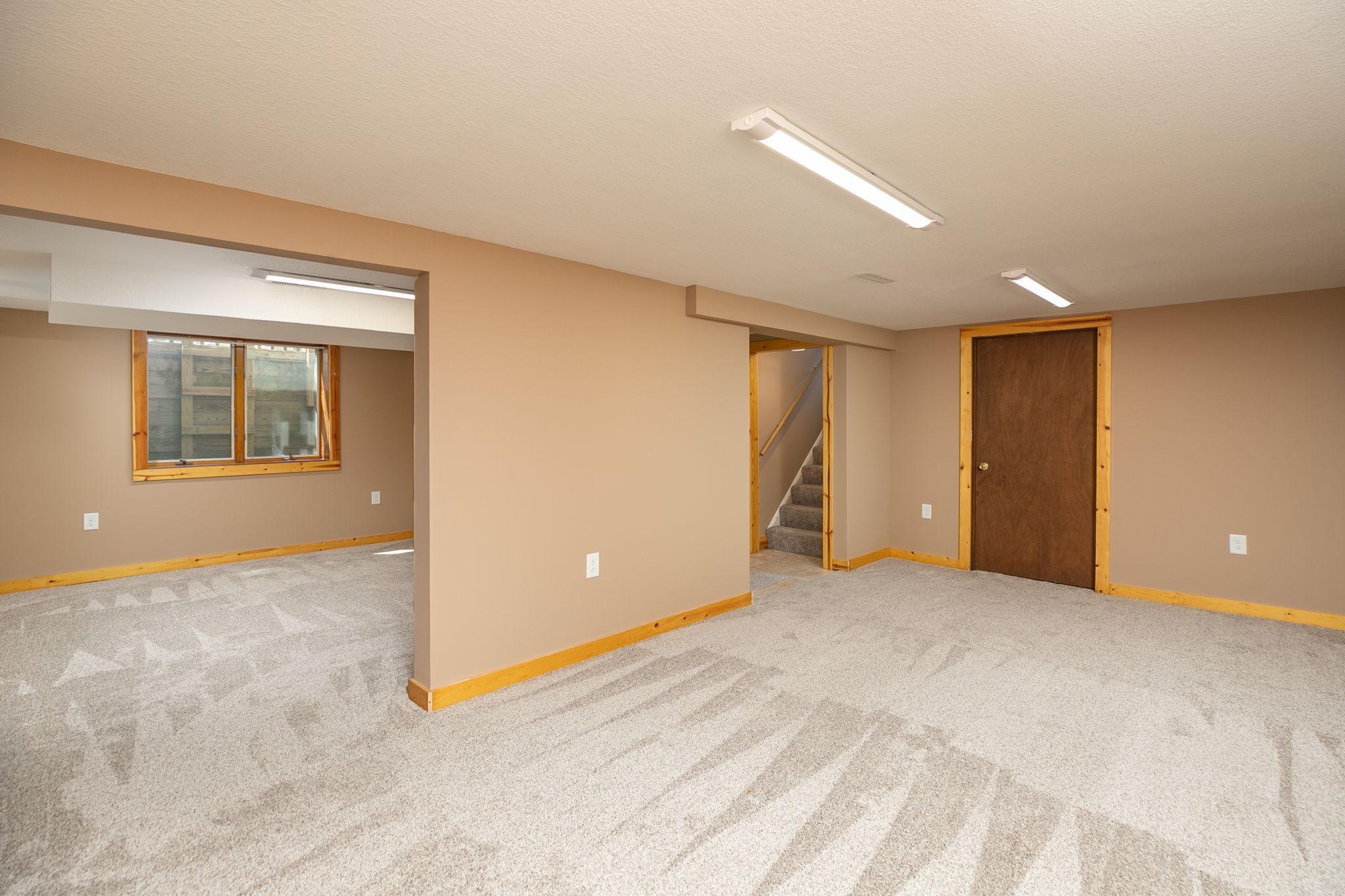 22-web-or-mls-22-Family Room.jpg