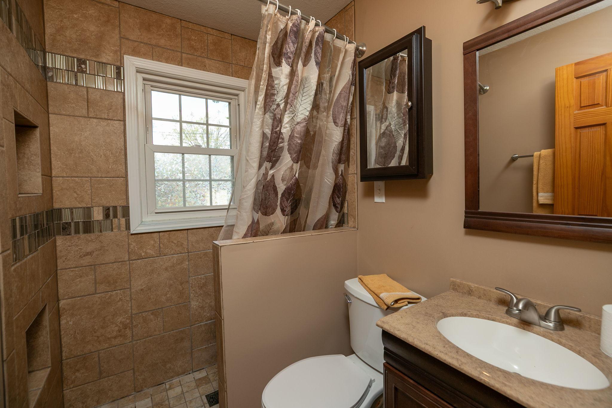 15-web-or-mls-15-Bathroom.jpg