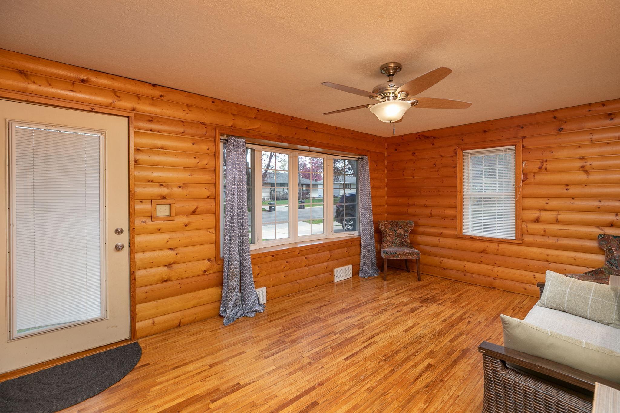 3-web-or-mls-03-Living Room.jpg