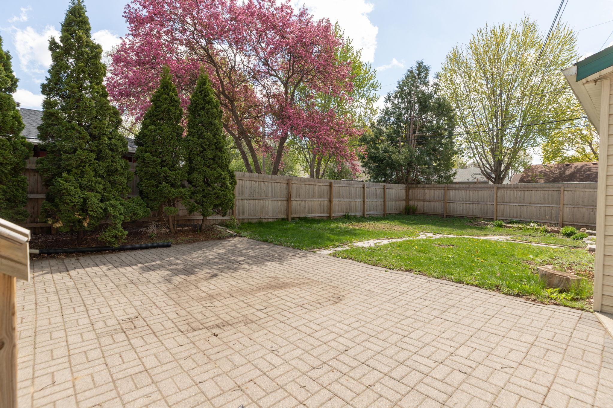 31-web-or-mls-31-Patio.jpg