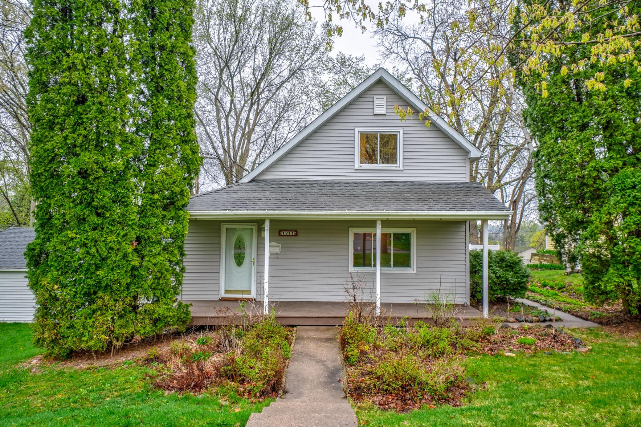 1211 Third St N-13.jpg