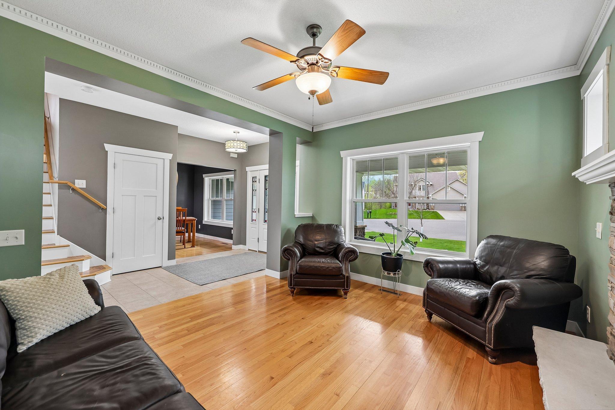 7-web-or-mls-Red Pine Ct-S0605-007.jpg