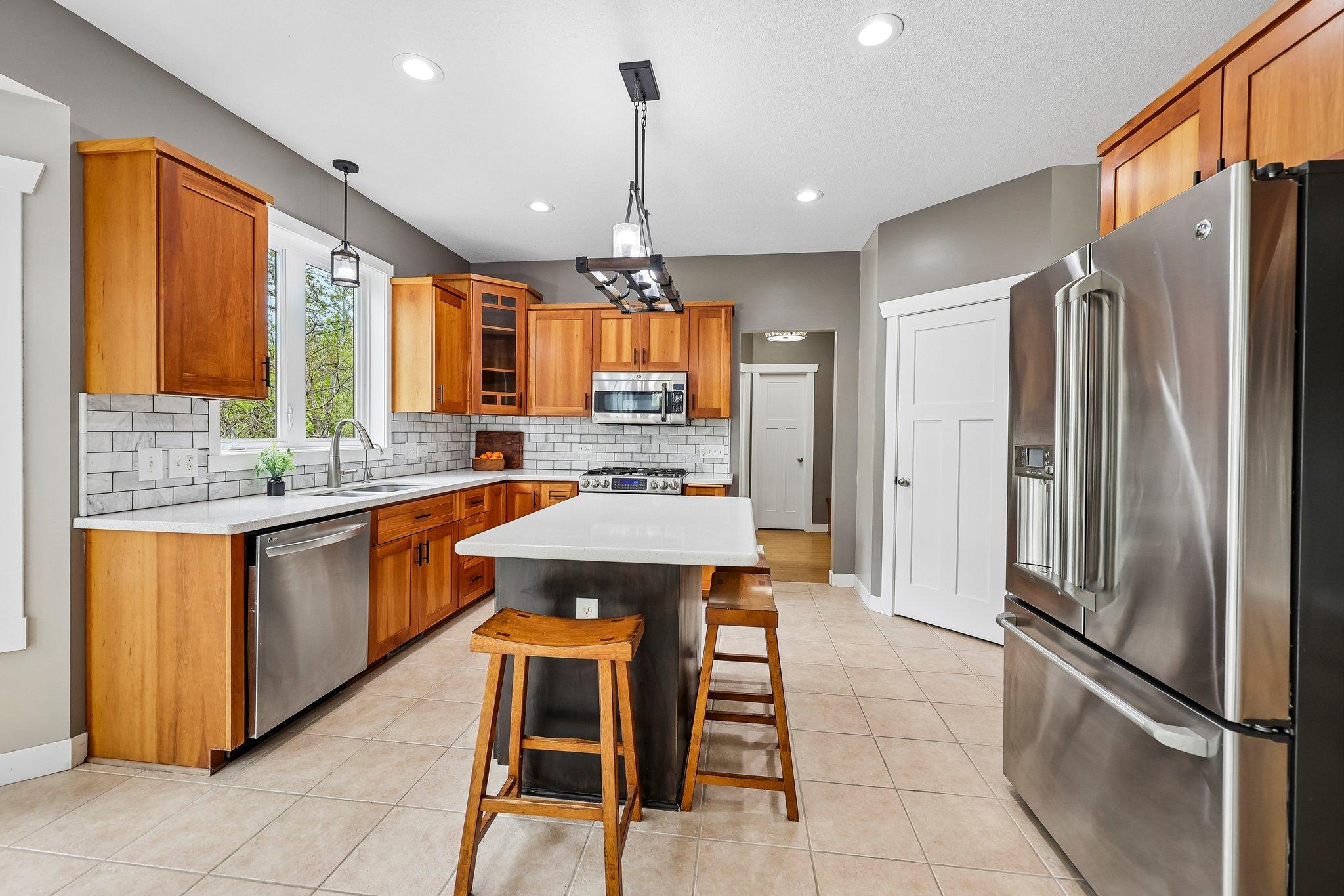 16-web-or-mls-Red Pine Ct-S0605-016.jpg