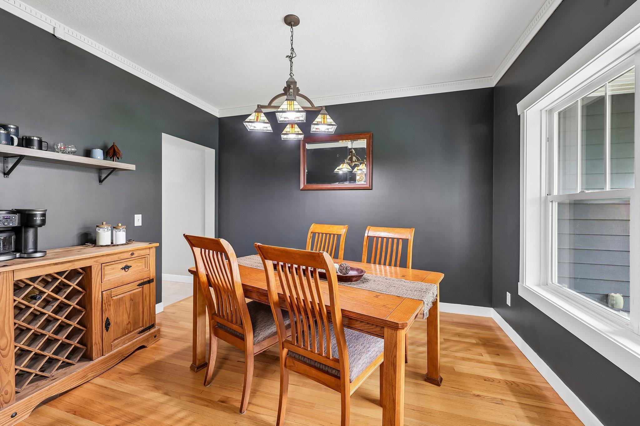 12-web-or-mls-Red Pine Ct-S0605-012.jpg