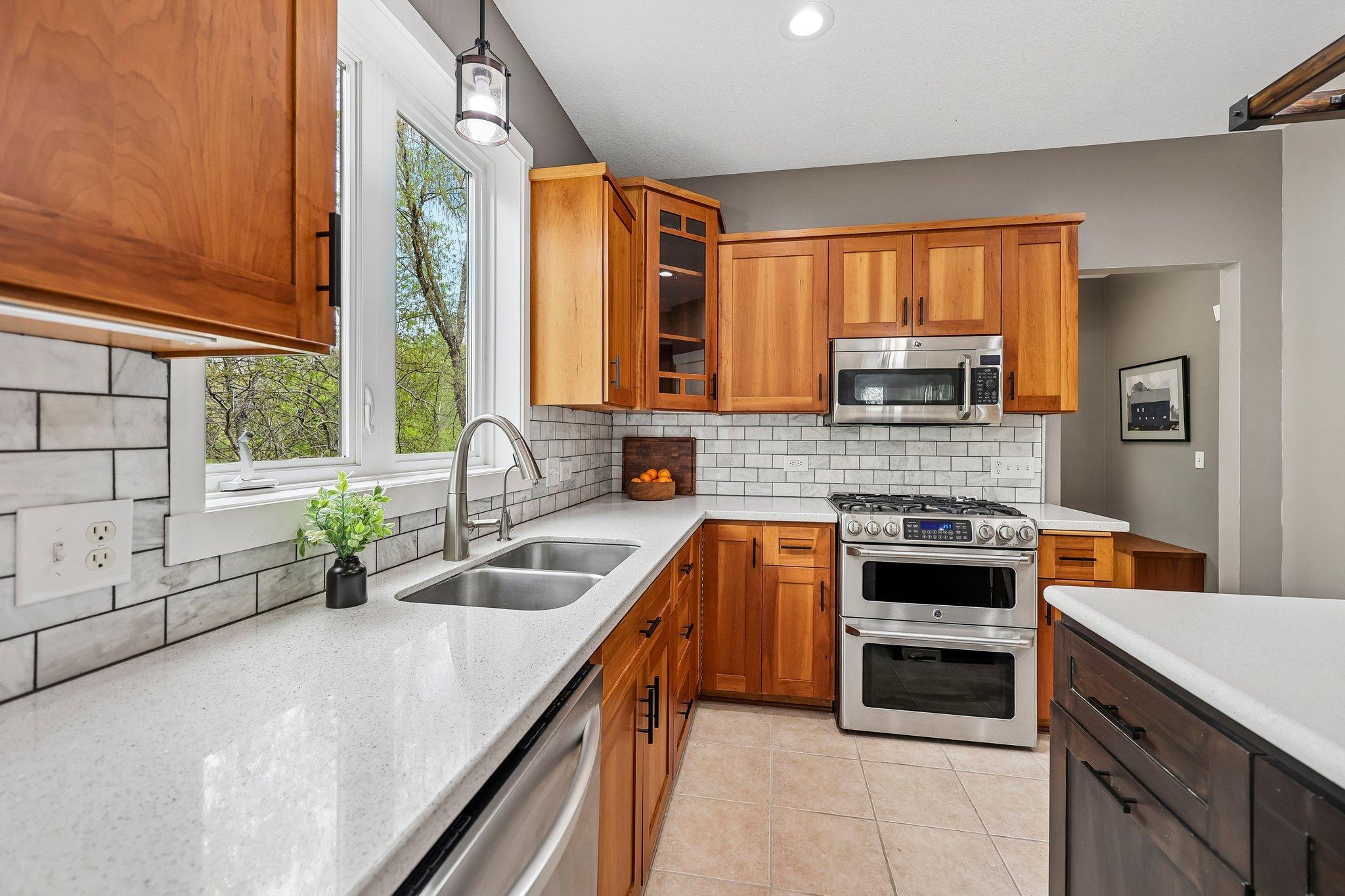 17-web-or-mls-Red Pine Ct-S0605-017.jpg