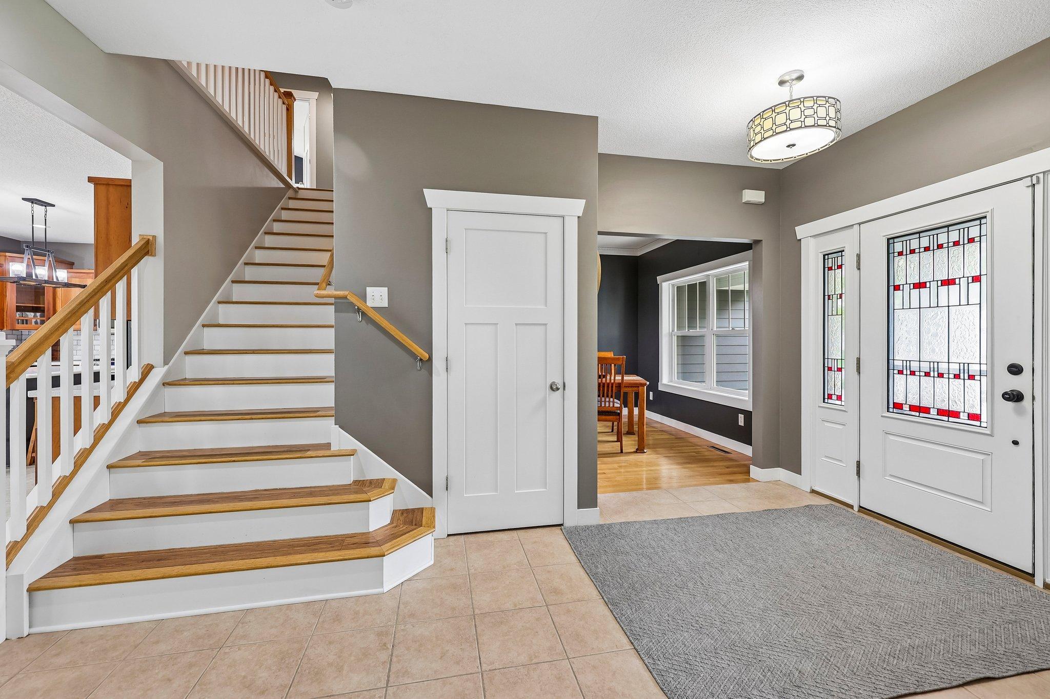 8-web-or-mls-Red Pine Ct-S0605-008.jpg