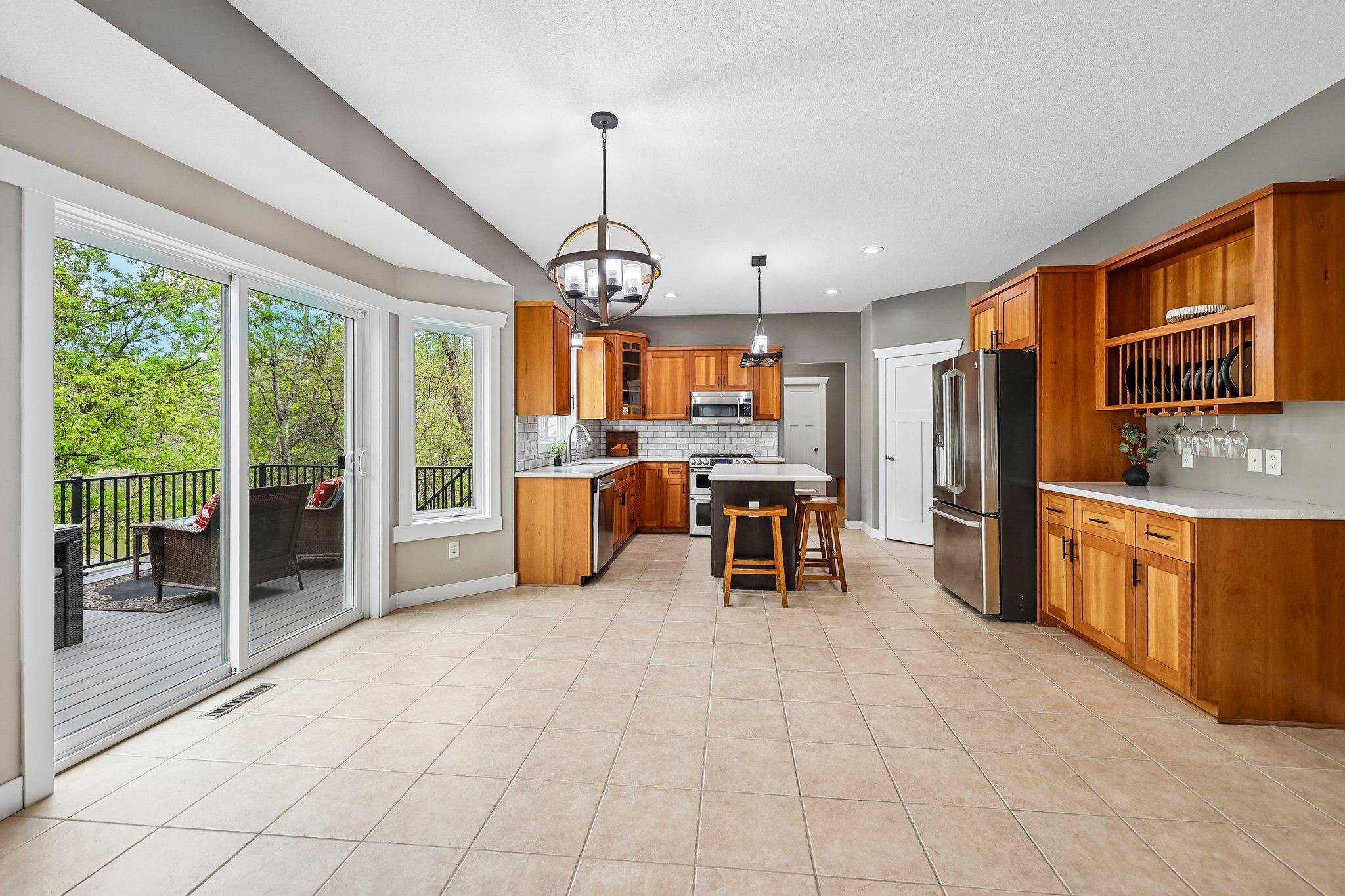18-web-or-mls-Red Pine Ct-S0605-018.jpg