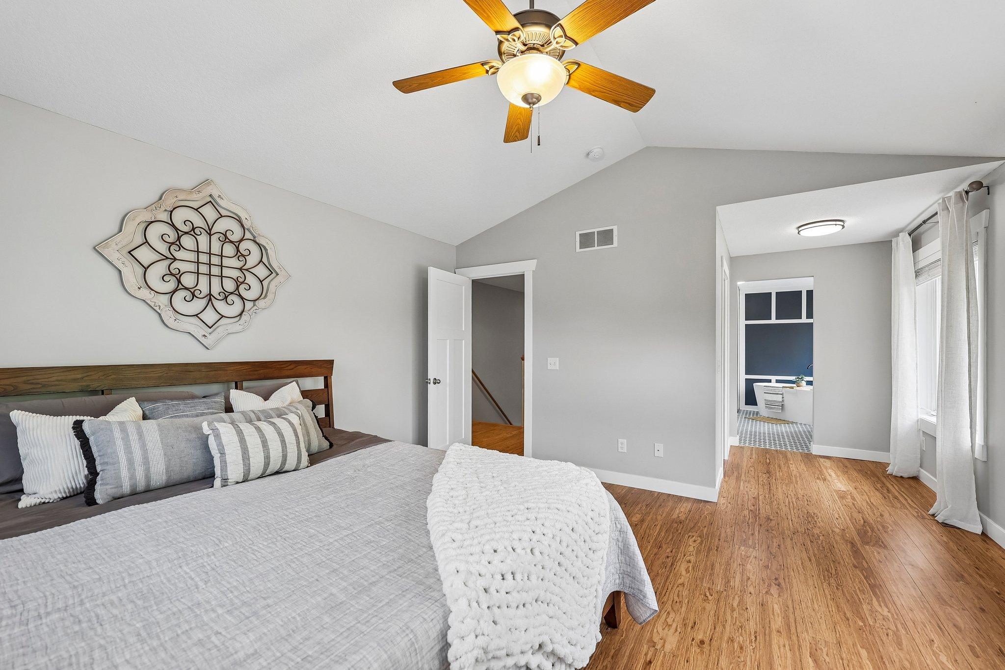48-web-or-mls-Red Pine Ct-S0605-048.jpg