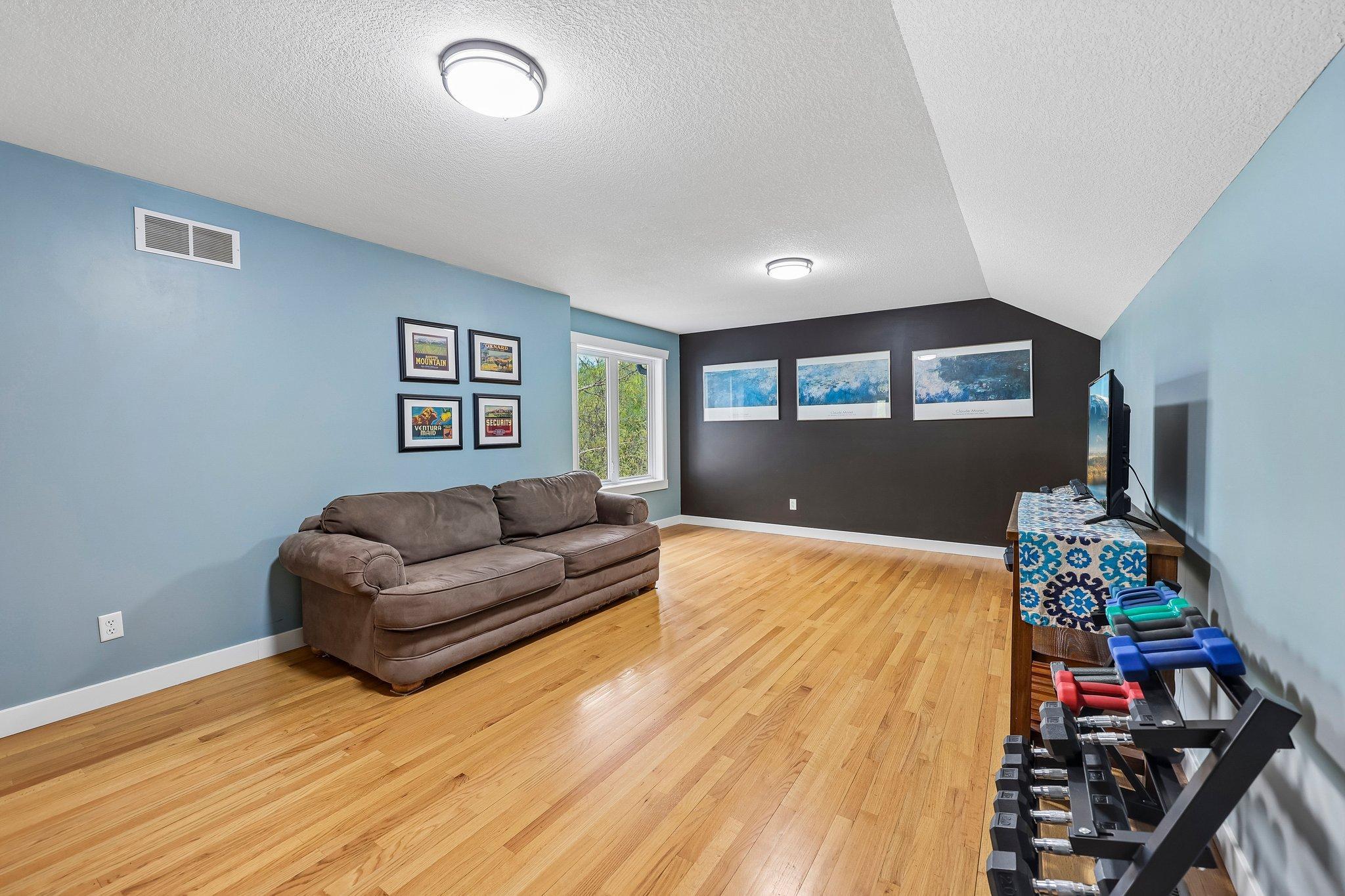 35-web-or-mls-Red Pine Ct-S0605-035.jpg