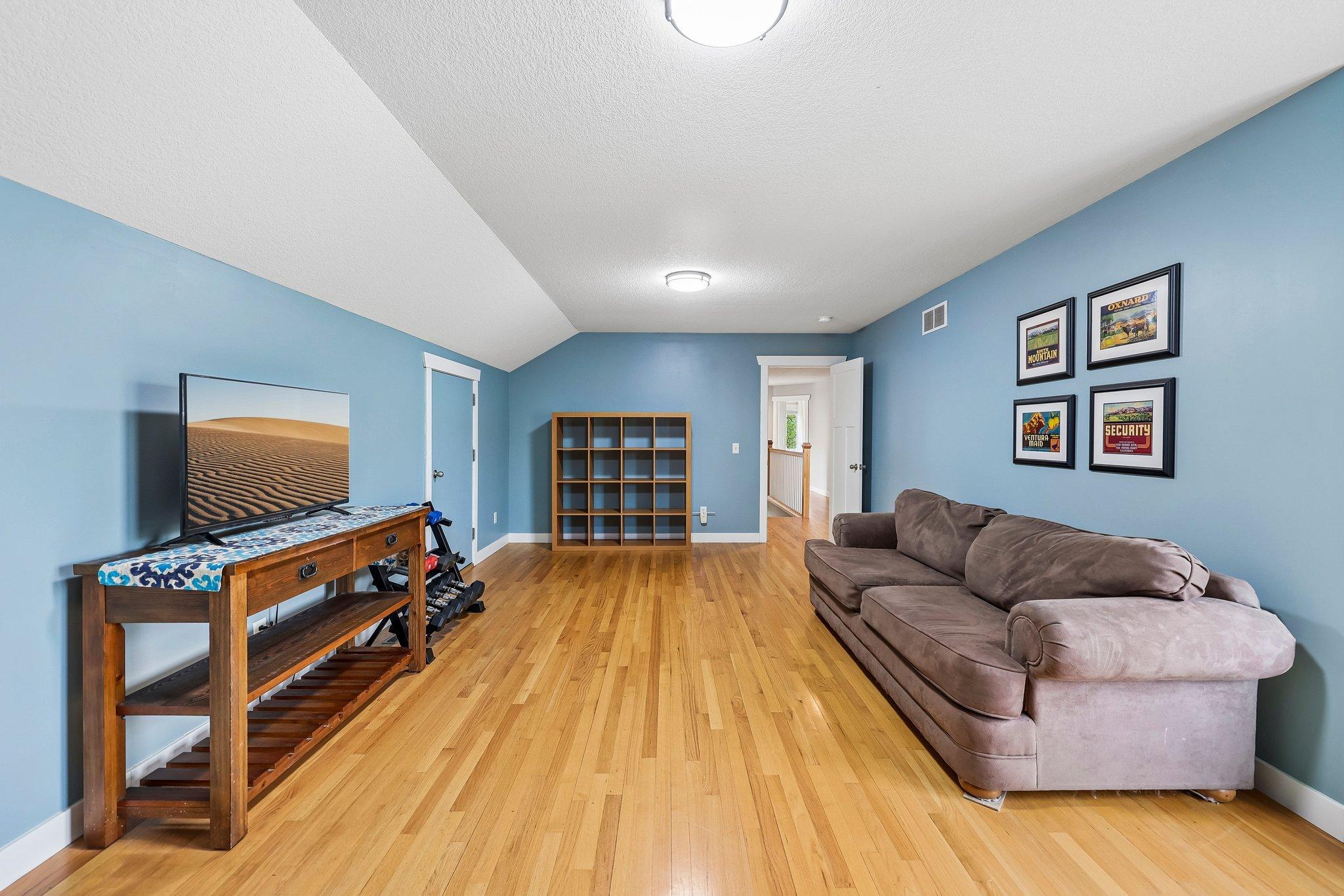 36-web-or-mls-Red Pine Ct-S0605-036.jpg