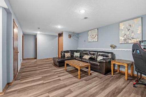 4800 Dodd Road, Saint Paul, MN 55123