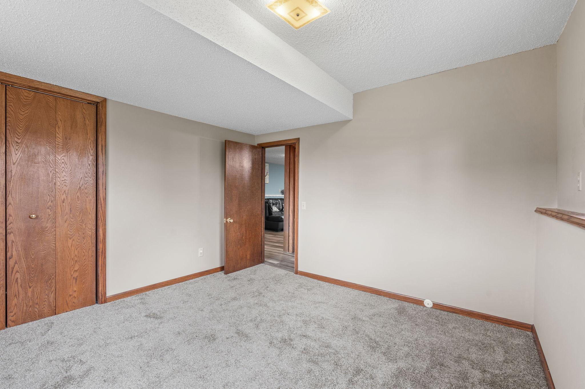 41-web-or-mls-4800 Dodd Rd-41.jpg