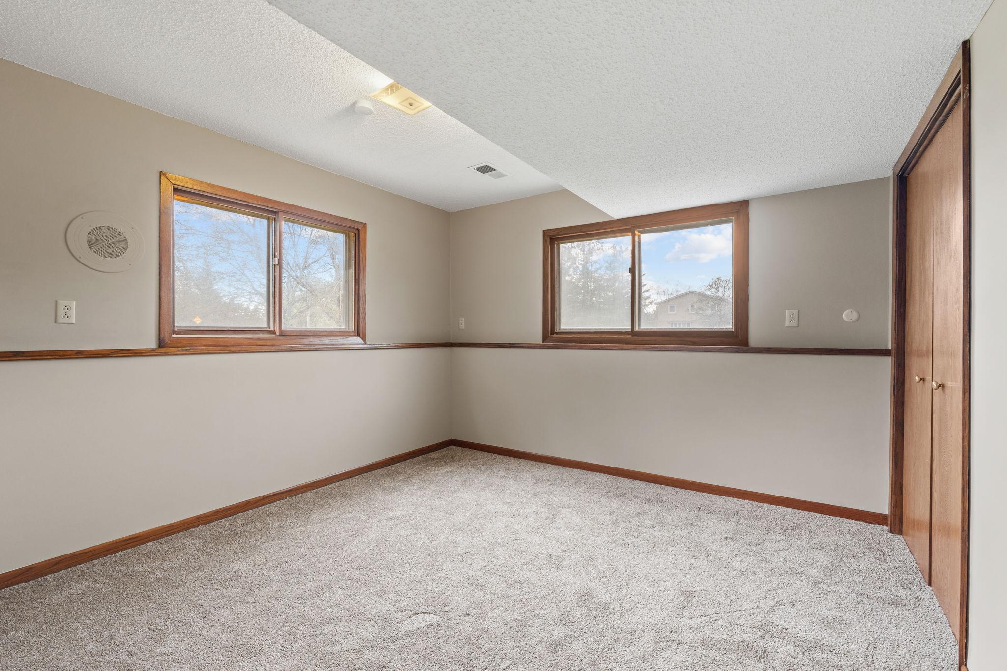 40-web-or-mls-4800 Dodd Rd-40.jpg