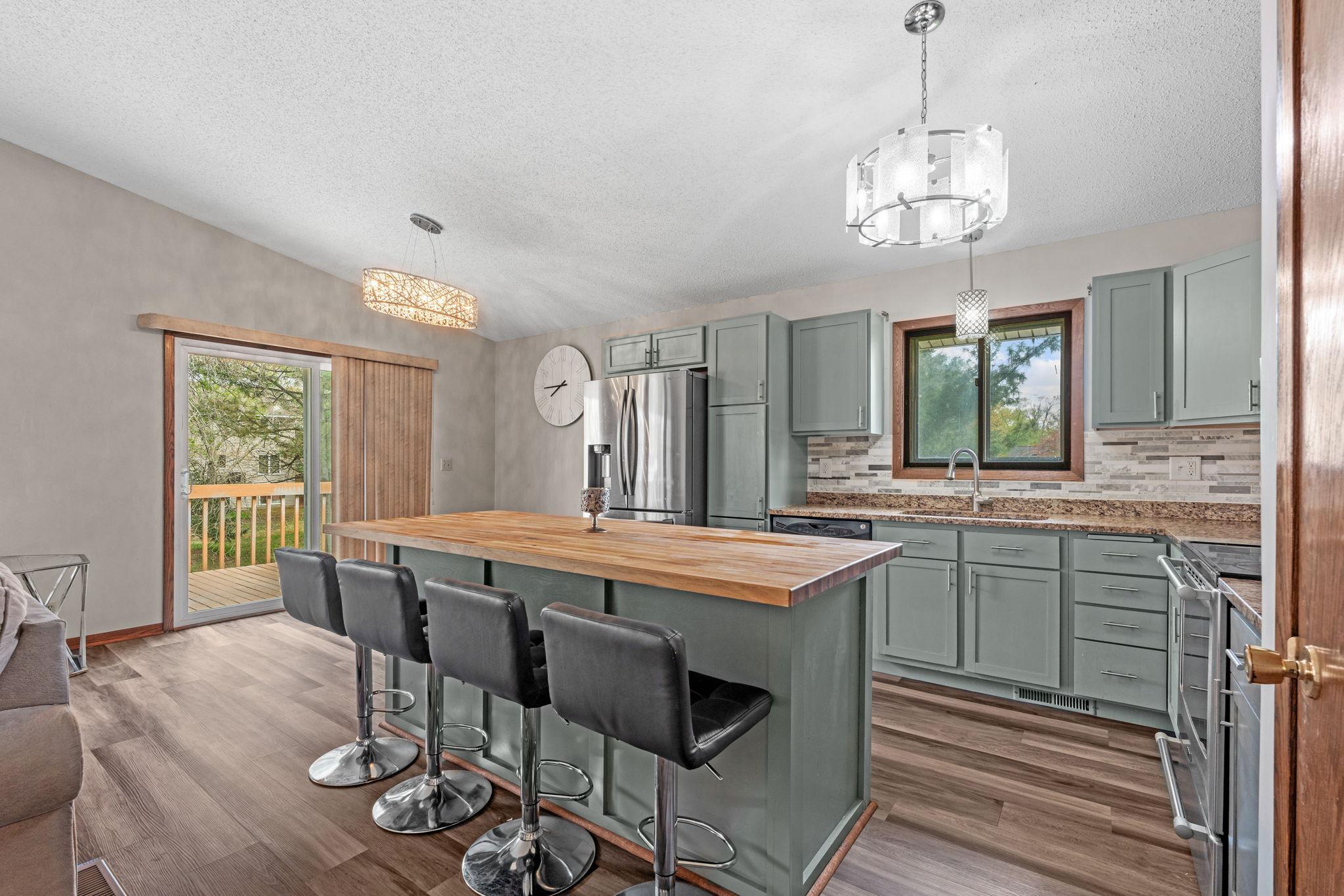 25-web-or-mls-4800 Dodd Rd-25.jpg