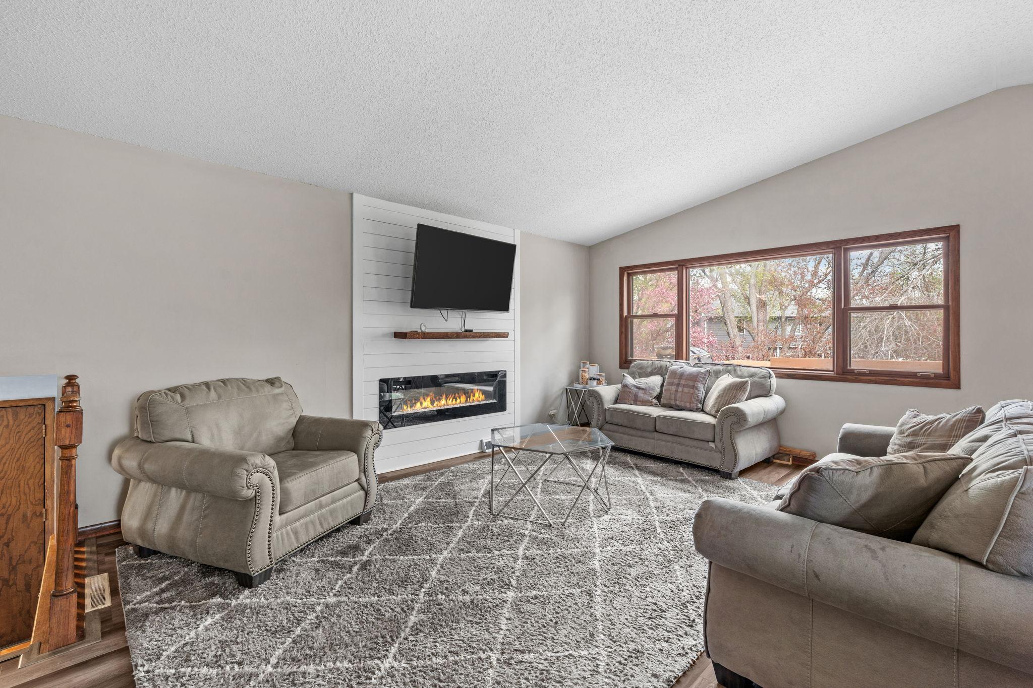 15-web-or-mls-4800 Dodd Rd-15.jpg