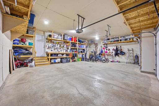 219 6th Street E, Horace, ND 58047