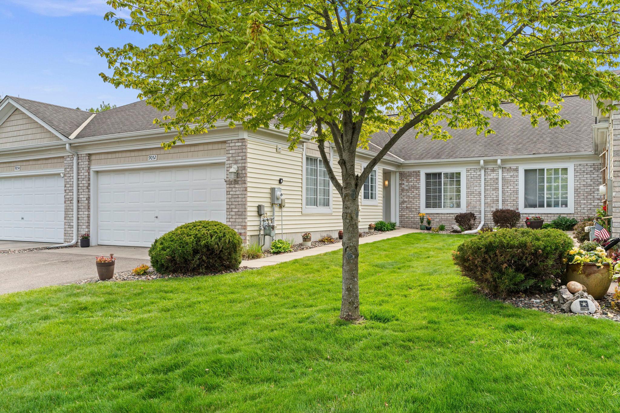 Welcome to the easy life! The association does a great job maintaining the landscaping and building exterior.
