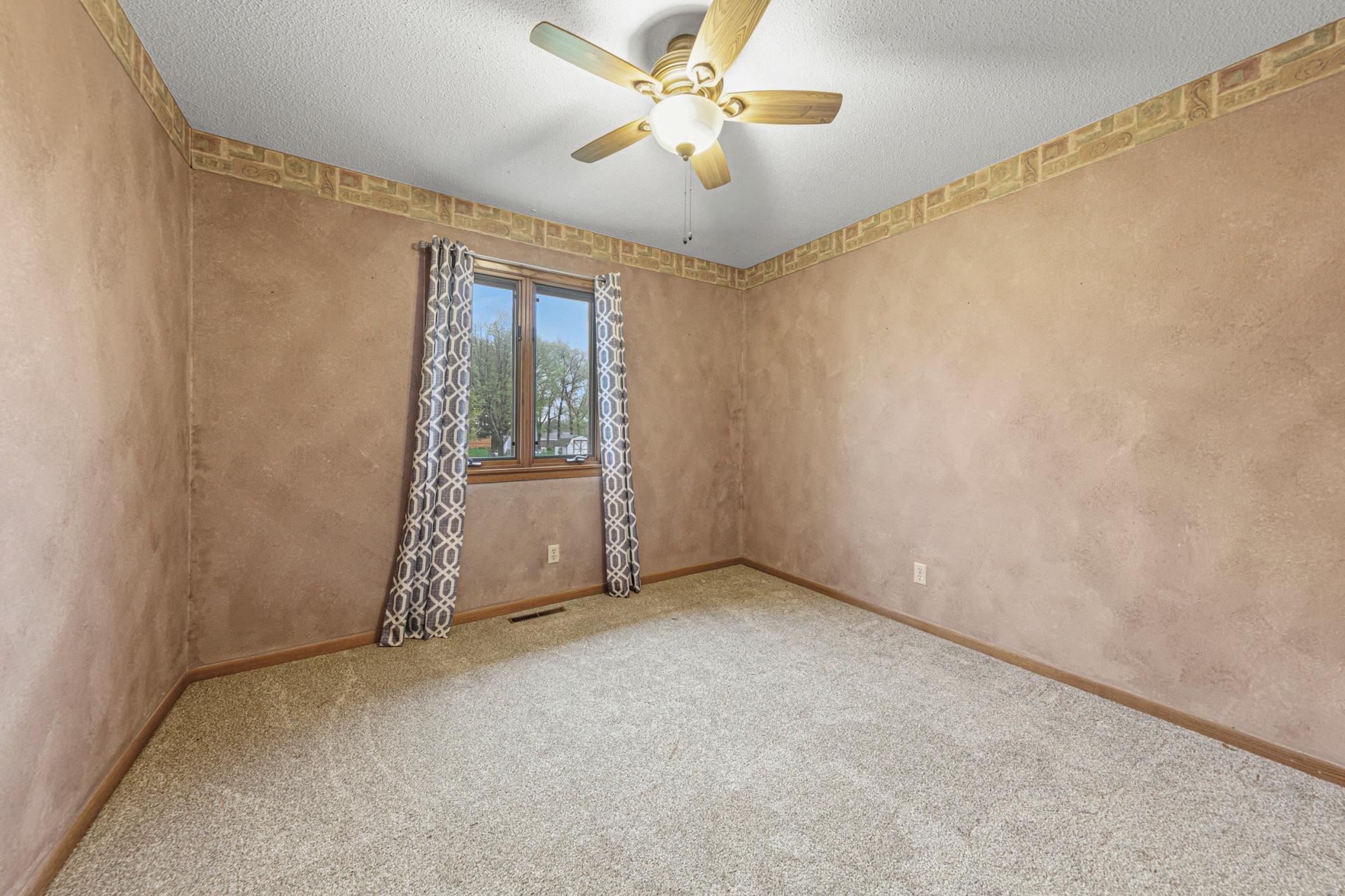 22 bedroom 2.jpg