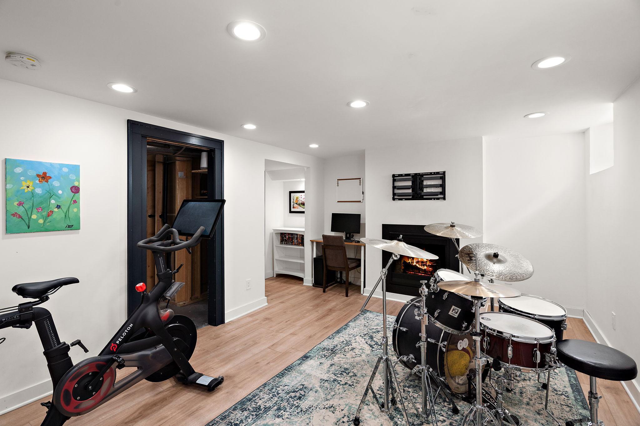 Lower recreation room