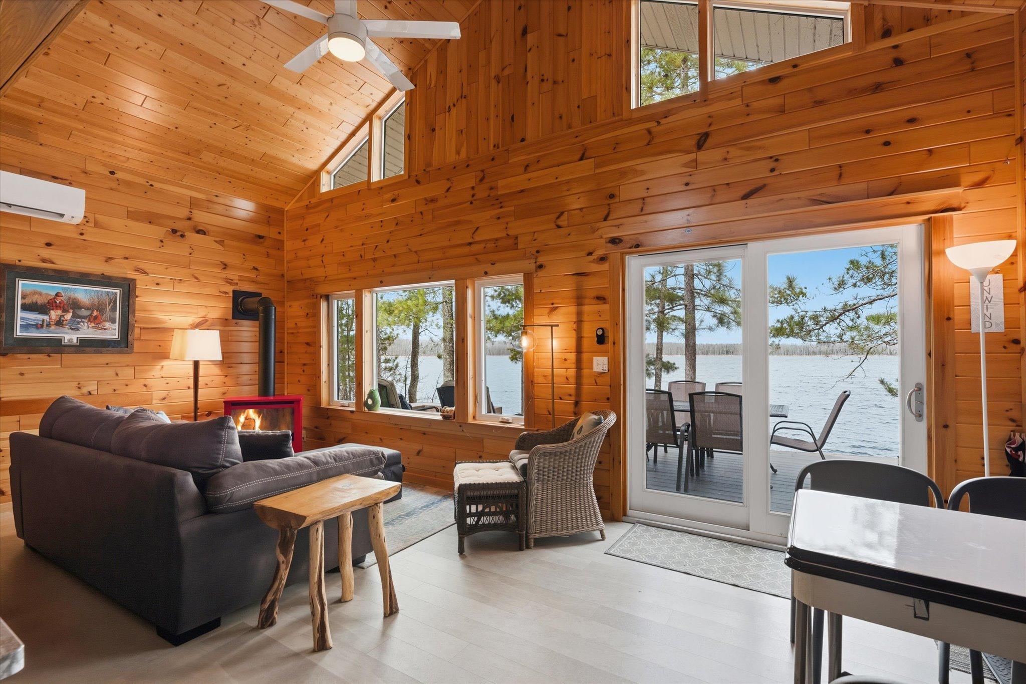 Cabin 1 - living room