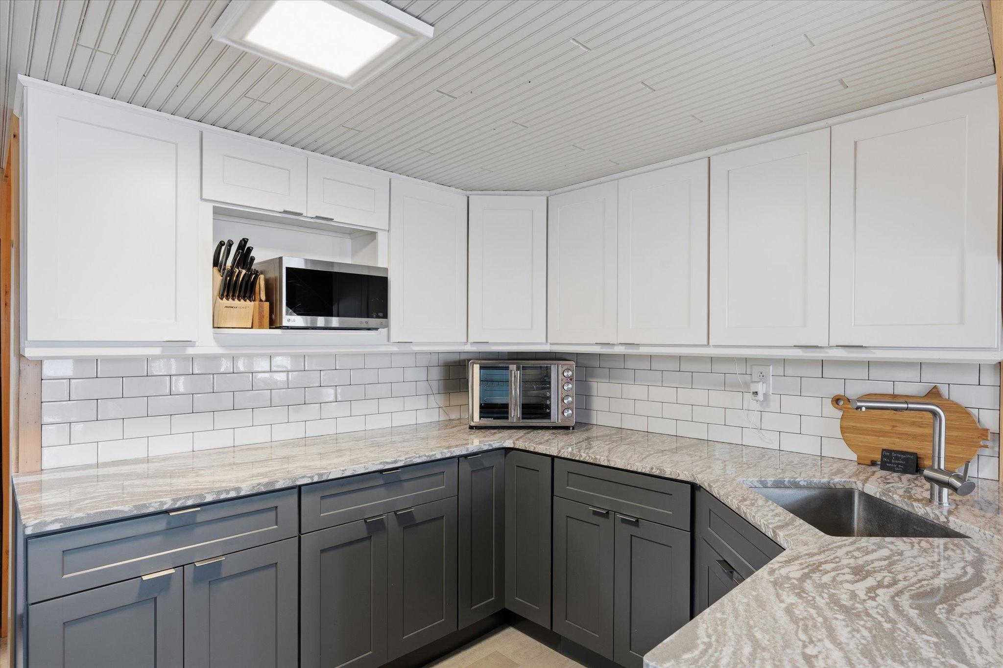 Cabin 1 - kitchen