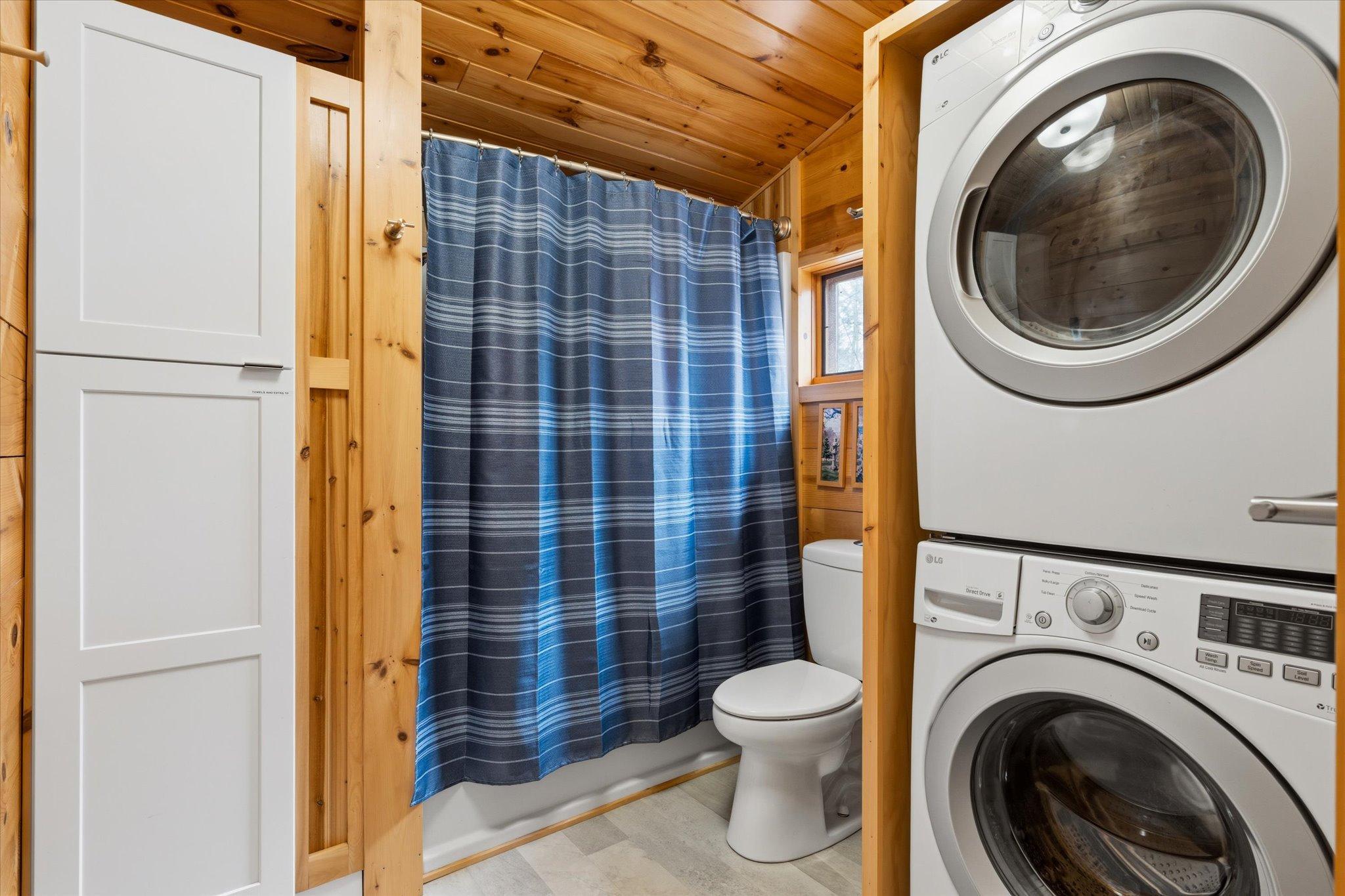 Cabin 1 - full bathroom with stackable washer & dryer