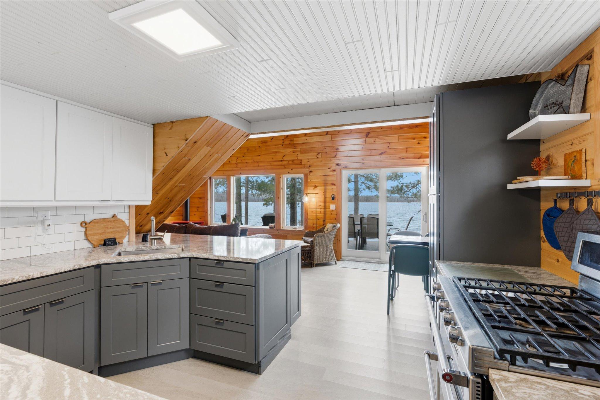 Cabin 1 - kitchen