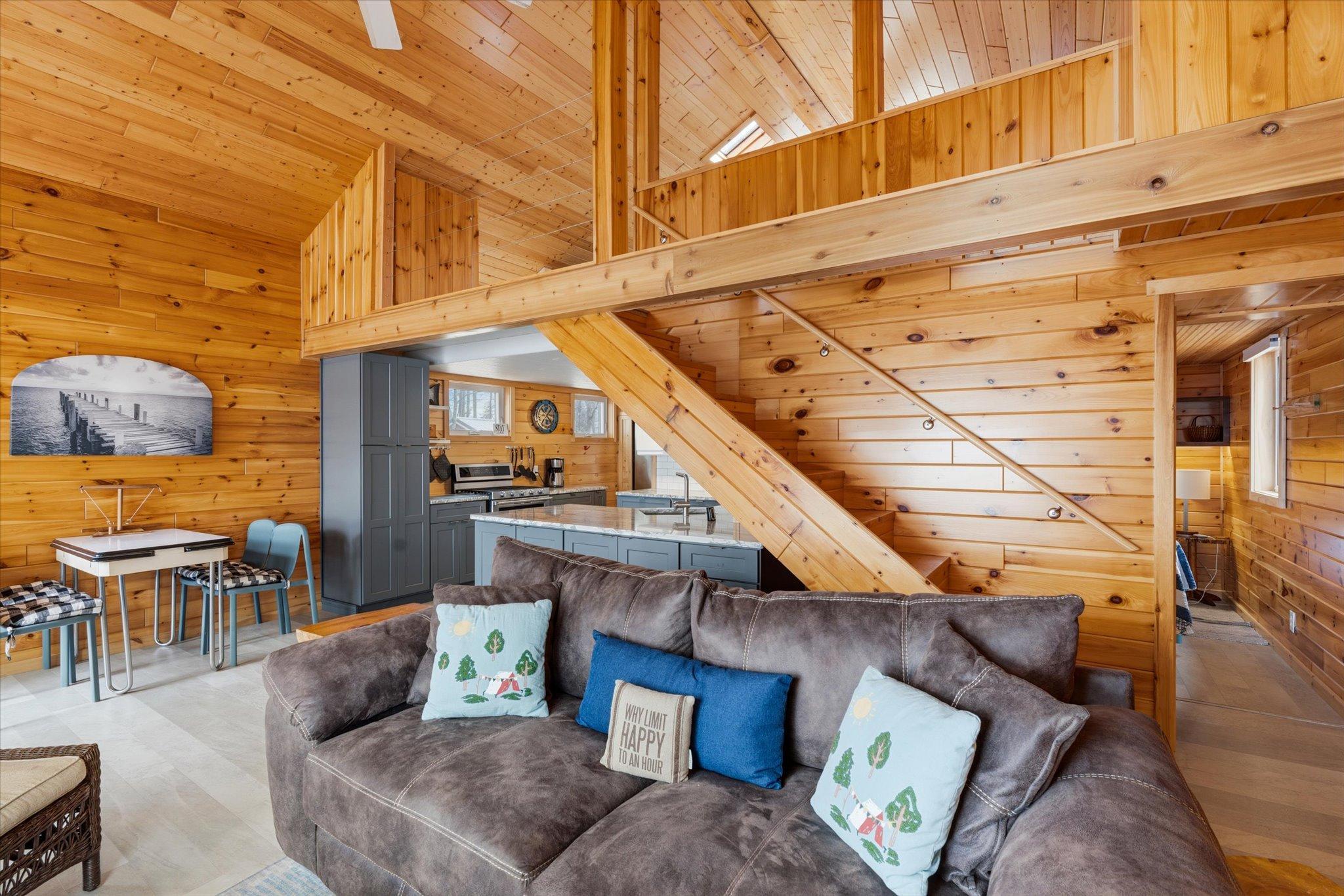 Cabin 1 - living room
