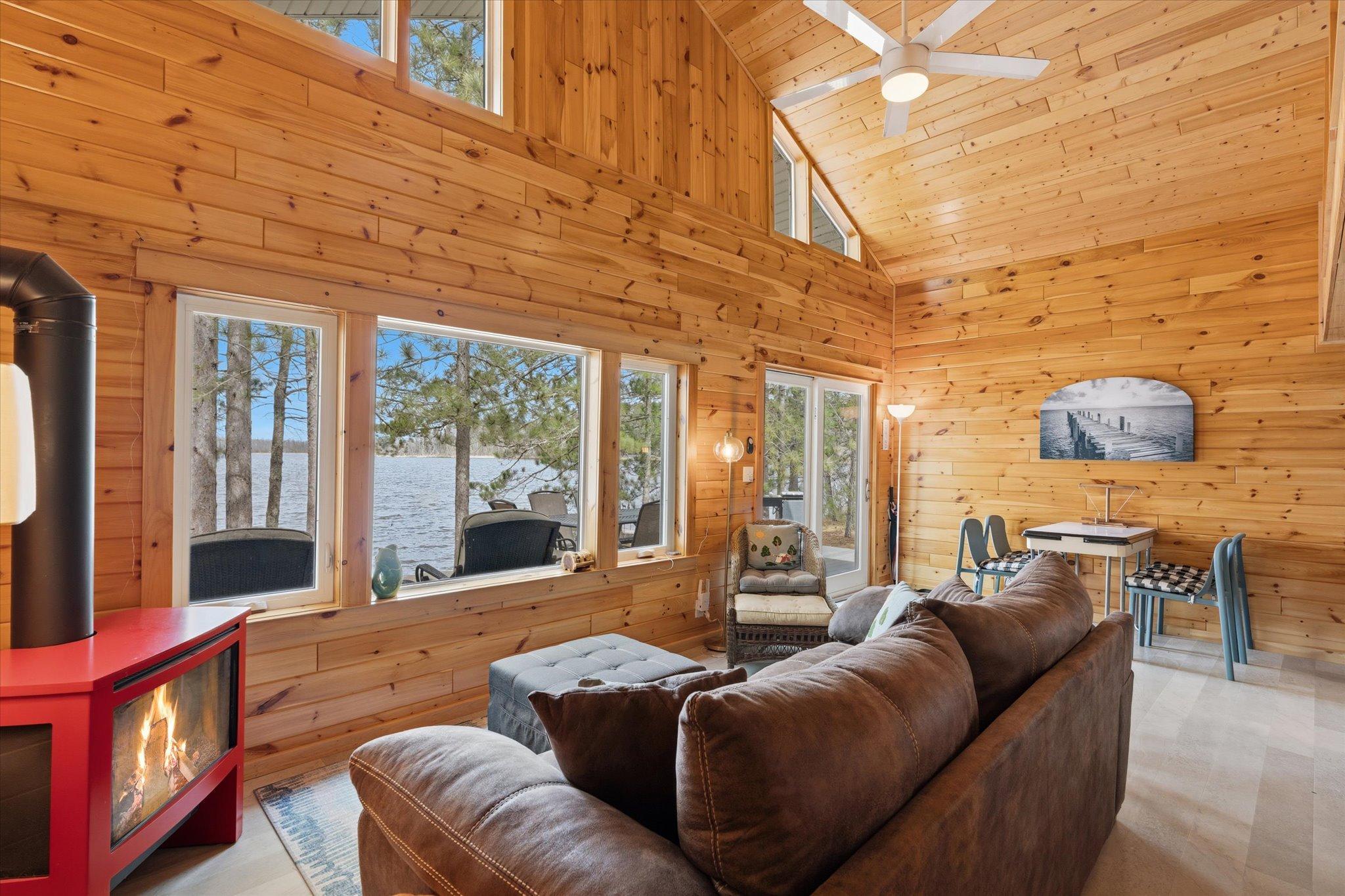 Cabin 1 - living room