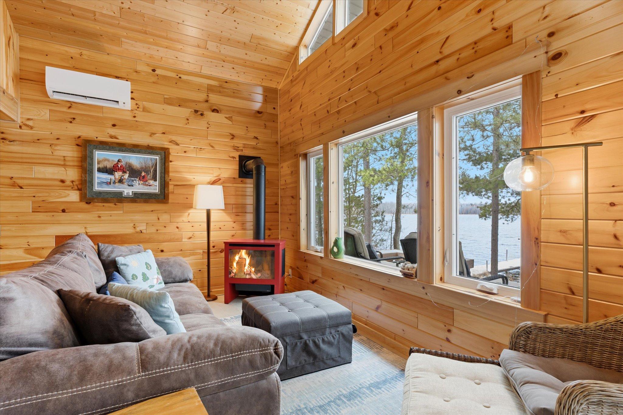 Cabin 1 - living room