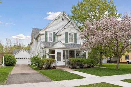 221 11th Avenue N, Hopkins, MN 55343