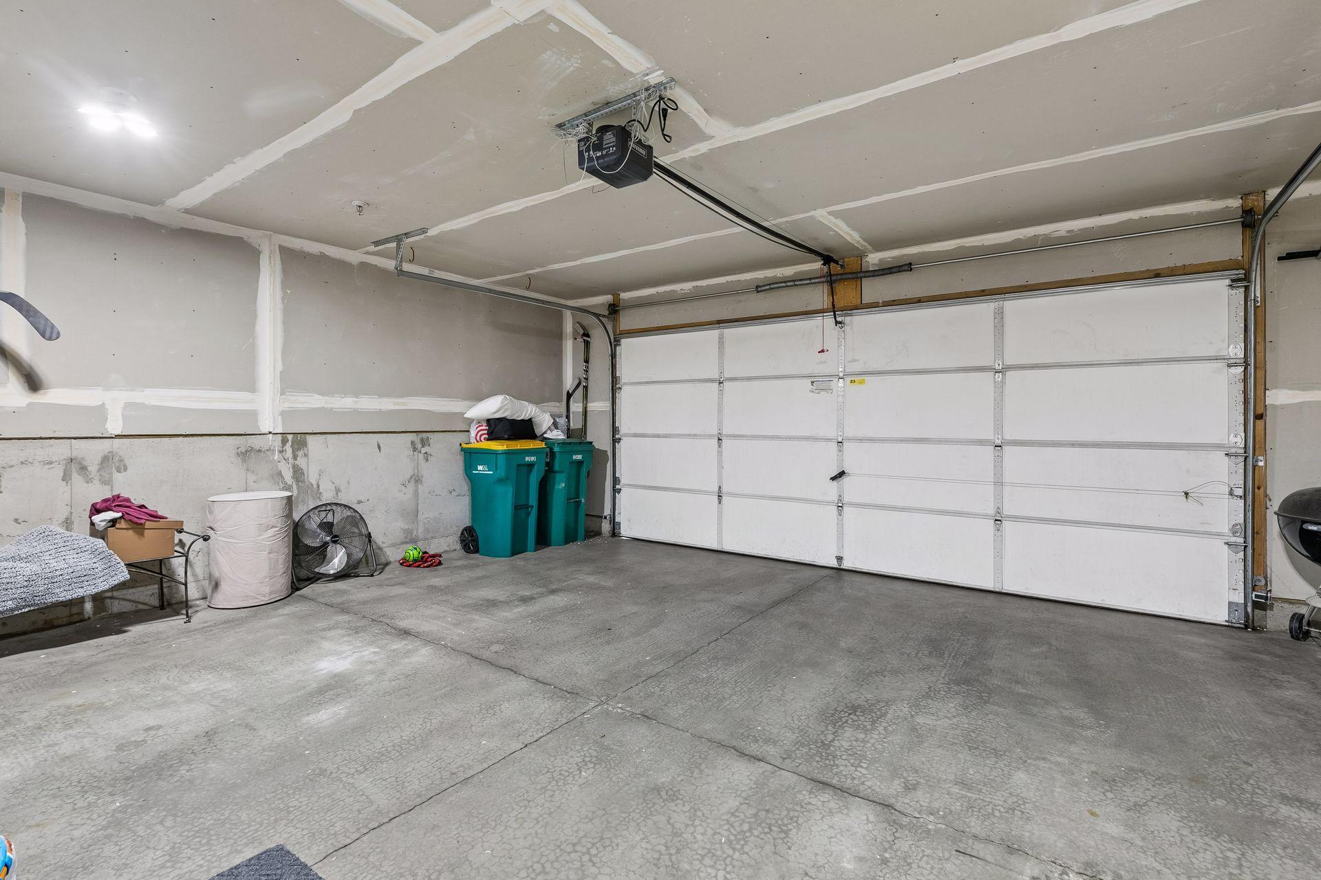 Nice sized attached/tuckunder garage.