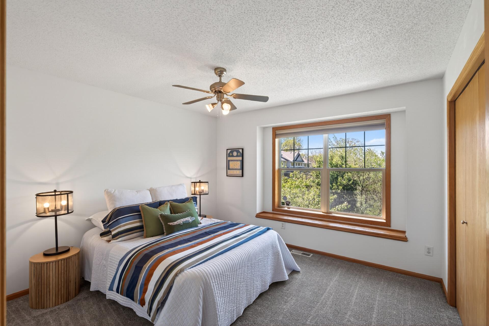 19_8405_Cedarview_Cir19_mls.jpg