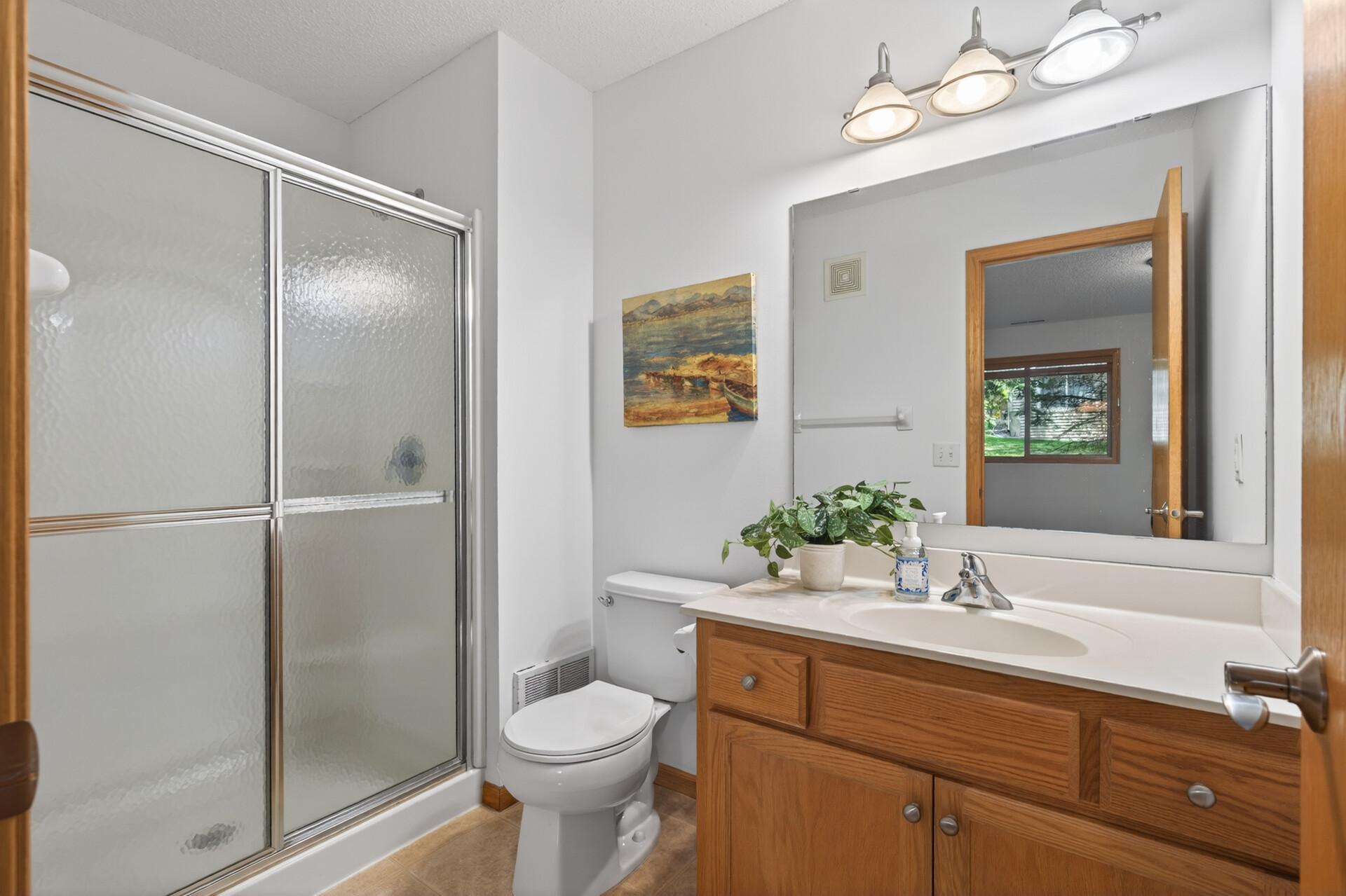 24_8405_Cedarview_Cir24_mls.jpg