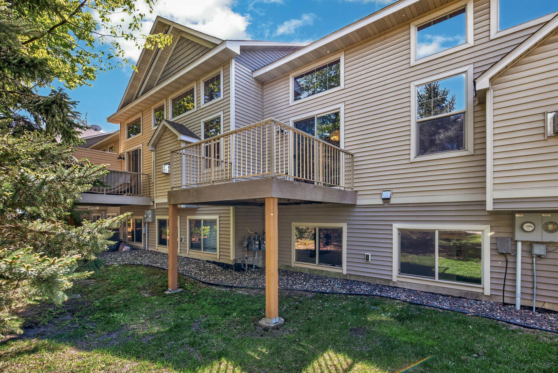 28_8405_Cedarview_Cir28_mls.jpg