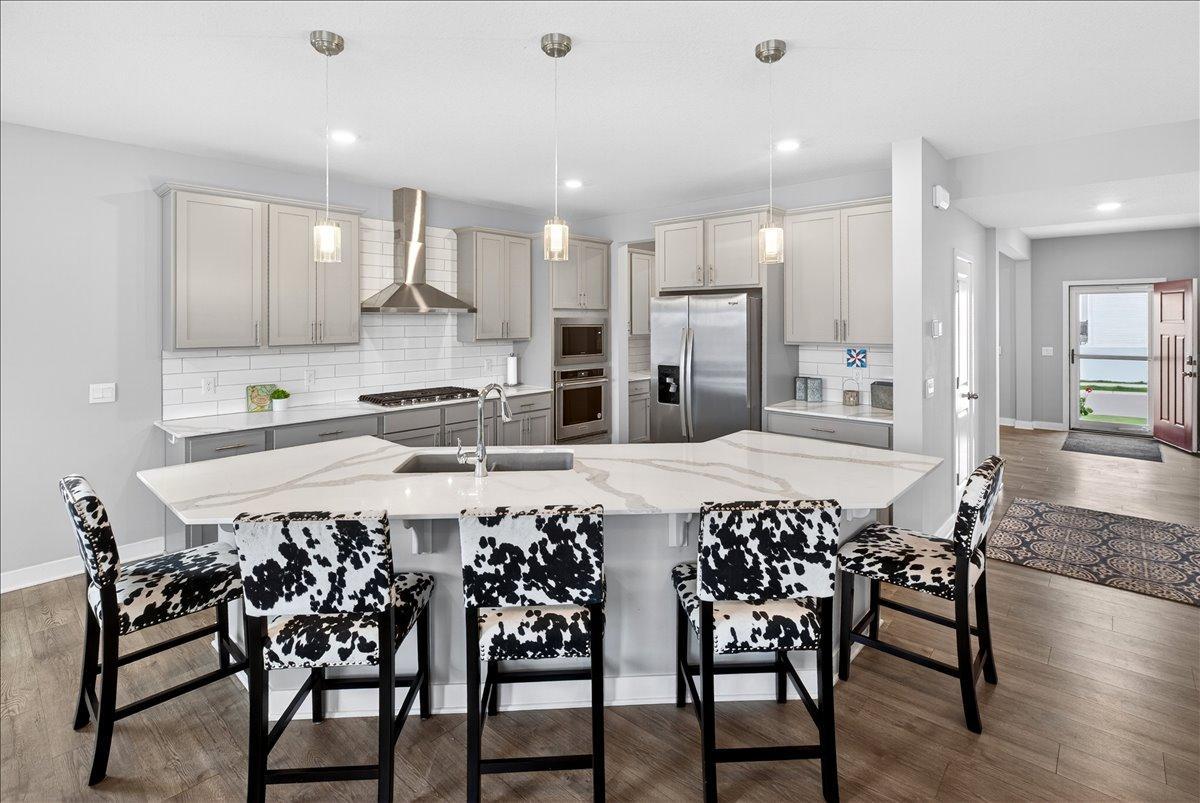 Oversized kitchen island for 5+ people