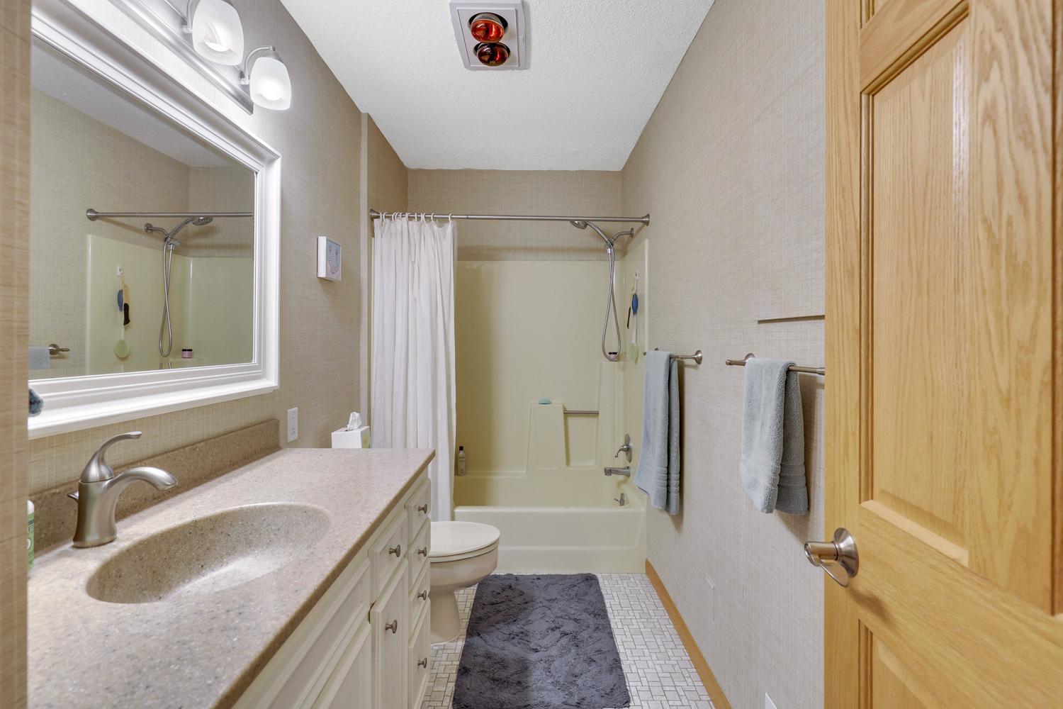 Upper level full bath